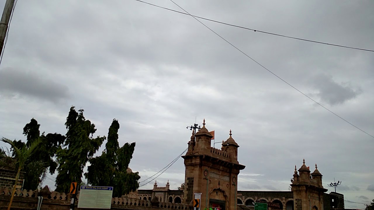 Basavan Bagewadi scene manturaaj