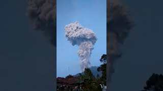 Gunung merapi meletus hari ini selasa 3 ...