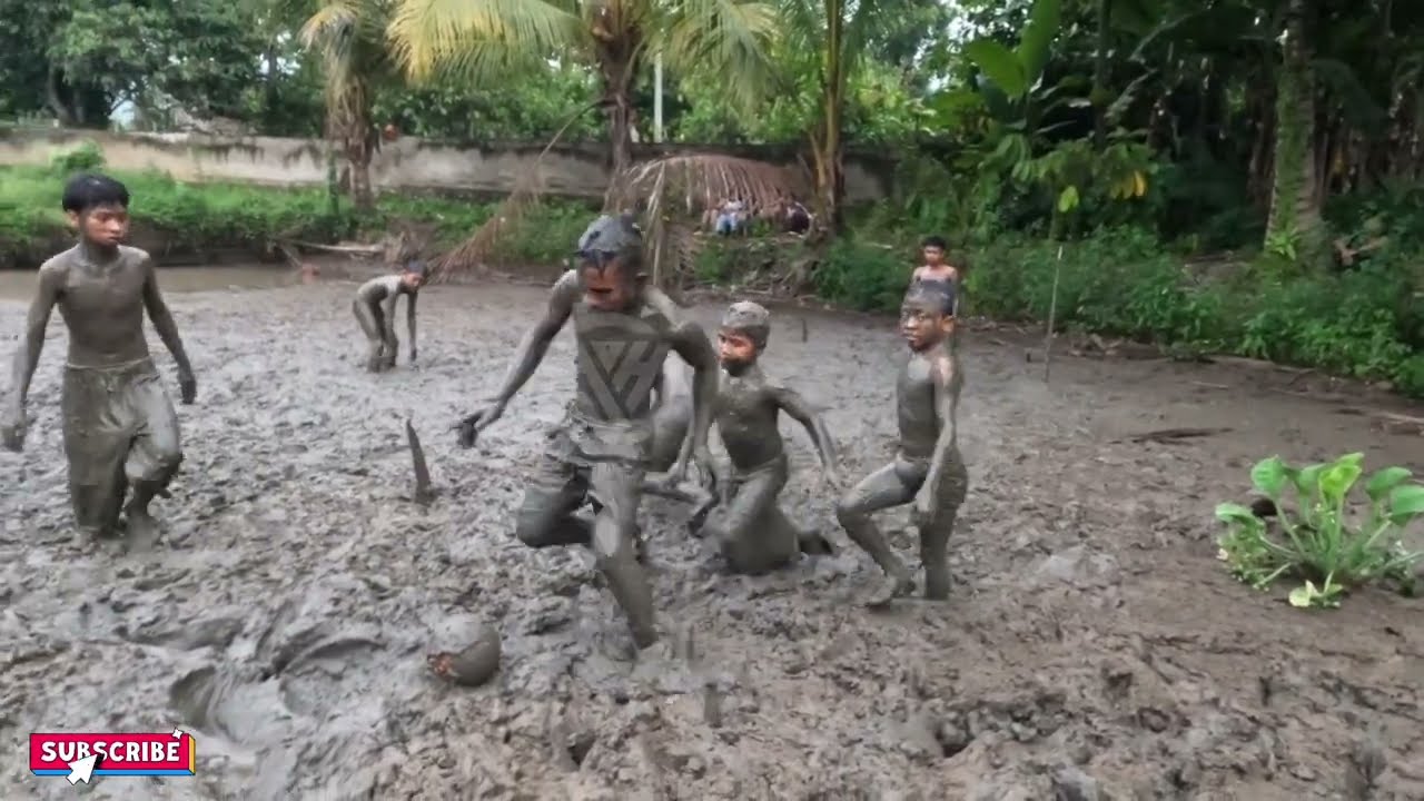 TANTANGAN MAIN BOLA DI LUMPUR‼️ PERTAMA DI DUNIA SIAPA MENANG DAPAT HADIAH ‼️INI YANG TERJADI‼️