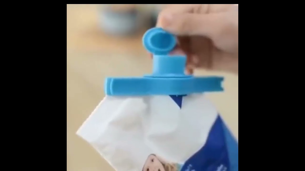 Bag Sealing Clip With Pouring Spout For Food Seal