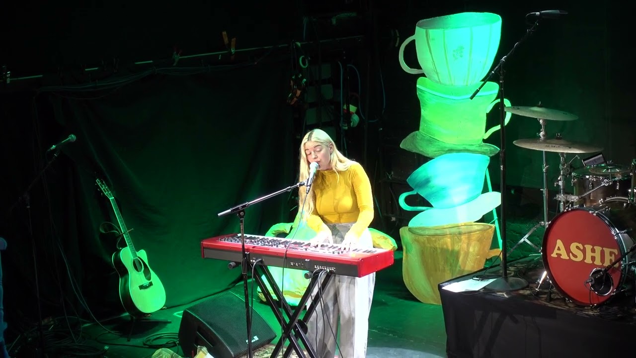 Ashe - Real Love (live)