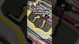 No body has guessed right so far so let’s continue! #crochet #tapestry #tapestrycrochet #haken