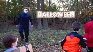 Michael Myers Follows Trick Or Treaters on Halloween 2018