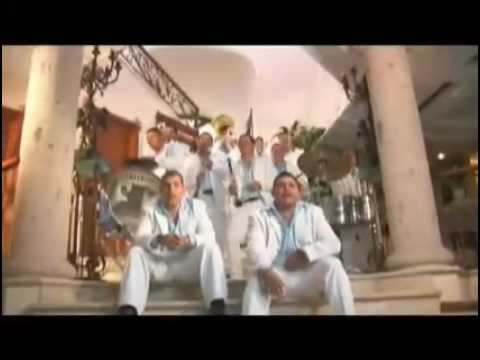 Watch the video for Paciencia