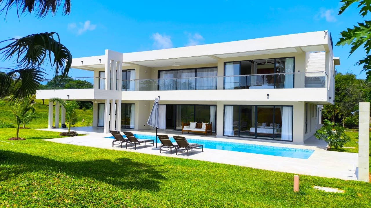 HOUSE TOUR OF WHERE WE ARE STAYING IN KILIFI😀😎(Mkoma House, Vipingo Ridge)