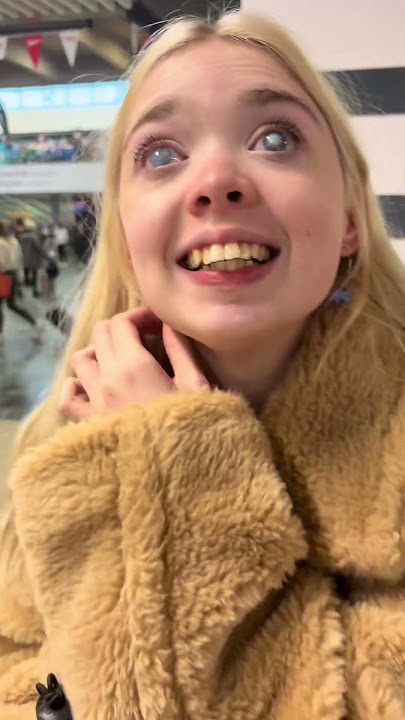 Watch out guys the Blind girl is in London and there’s nothing you can do about it #shorts
