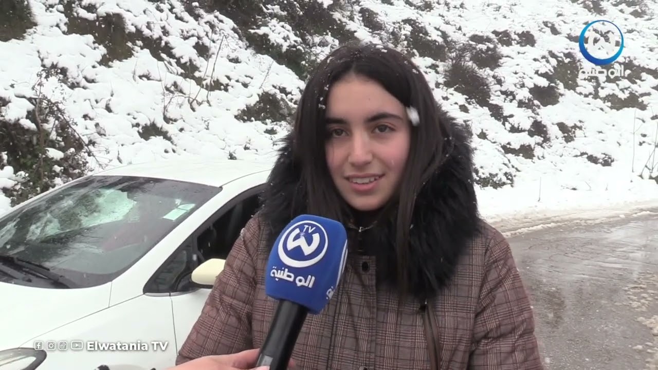 شاهد الثلوج تصنع حلة بيضاء بأعالي عين الحمام بتيزي وزو