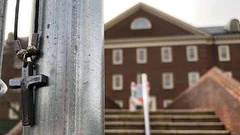 Watch: Virginia Beach Police Officers Receive Cong...
