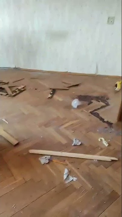 Уборка после смерти. Вскрытие деревянного пола для удаление крови с ...