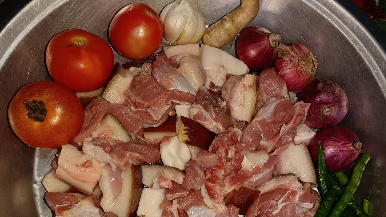 Pressure cooker mein pork curry kaise banate hain ll Pig curry in pressure cooker