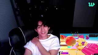 [ENG SUB] BTS V (TAEHYUNG) WEVERSE LIVE (2022.11.15) V PLAYING GAME ON WEVERSE LIVE screenshot 2