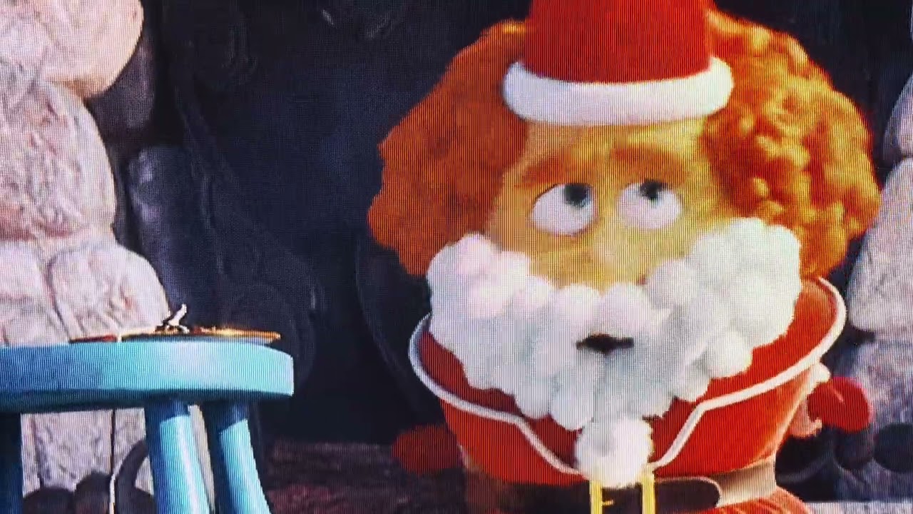 The Grinch(2018): Groopert pretends to be Santa