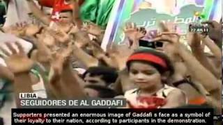 Gaddafi's supporters display enormous image of him