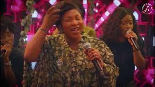 YADAH PRAISE MEDLEY APEKEOLA High