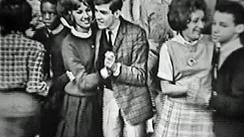 American Bandstand 1963  TOP 10  Sally, Go 'Round The Roses, The Jaynetts