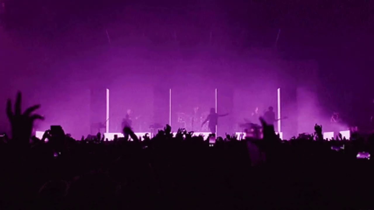 Guarda 3velyxn - DANCE! (Official Visualizer) su YouTube Guarda 3velyxn - DANCE! (Official Visualizer) su YouTube