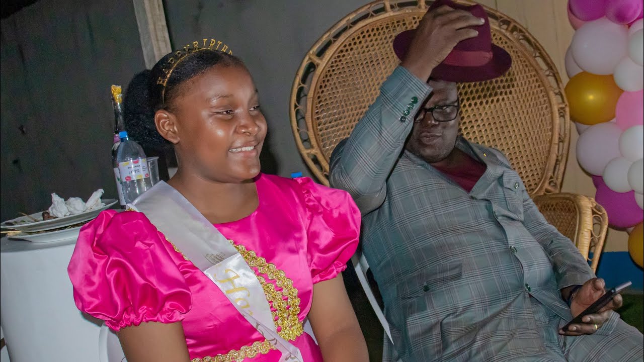 Arrivée surprise d’anniversaire de Ella LIFOKO M.