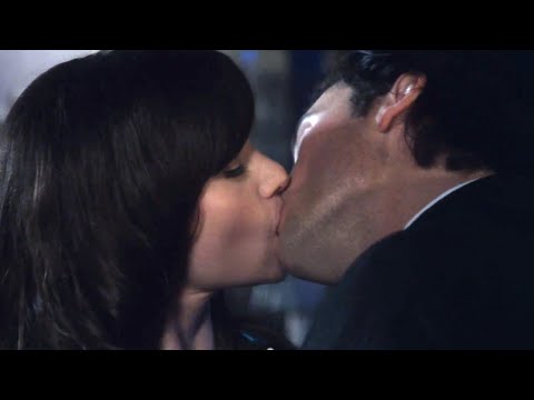 Smallville || Disciple 9x10 (Clois) || Clark & Lois Kiss on First Official Date [HD]