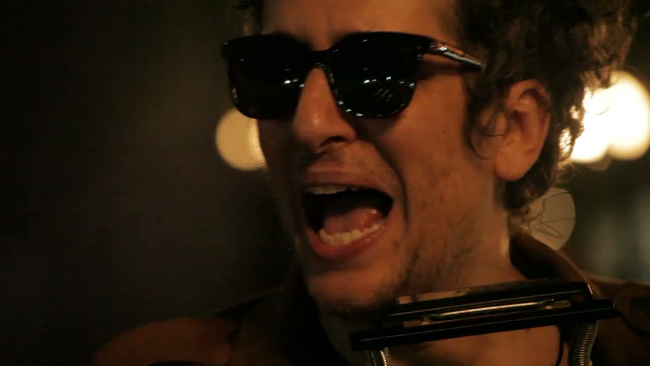 MUMU - Com Gosto De Lua feat Duca Leindecker (Clipe Oficial)