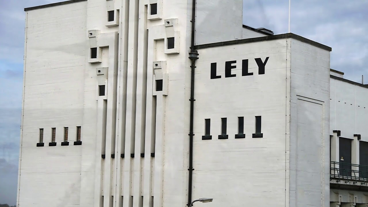 Mysterious curve in the dyke that was blown up in WW2.