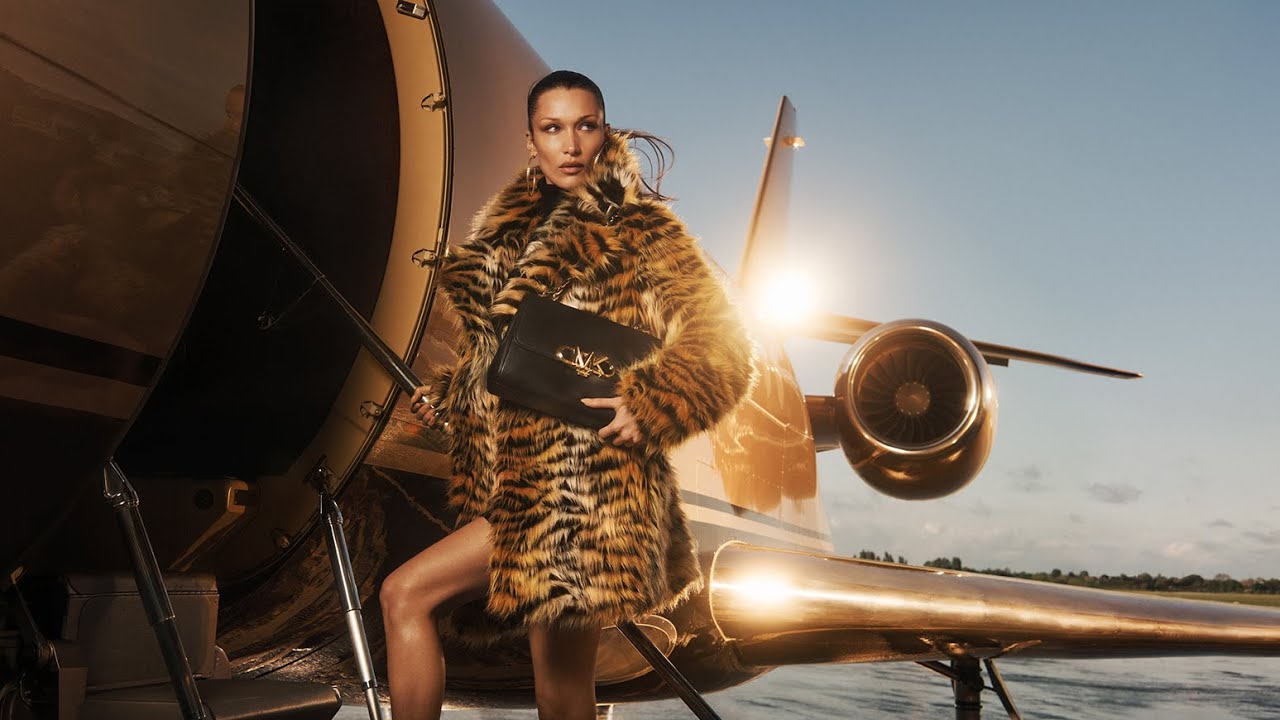 Now Boarding: Bella Hadid and the Parker Bag 