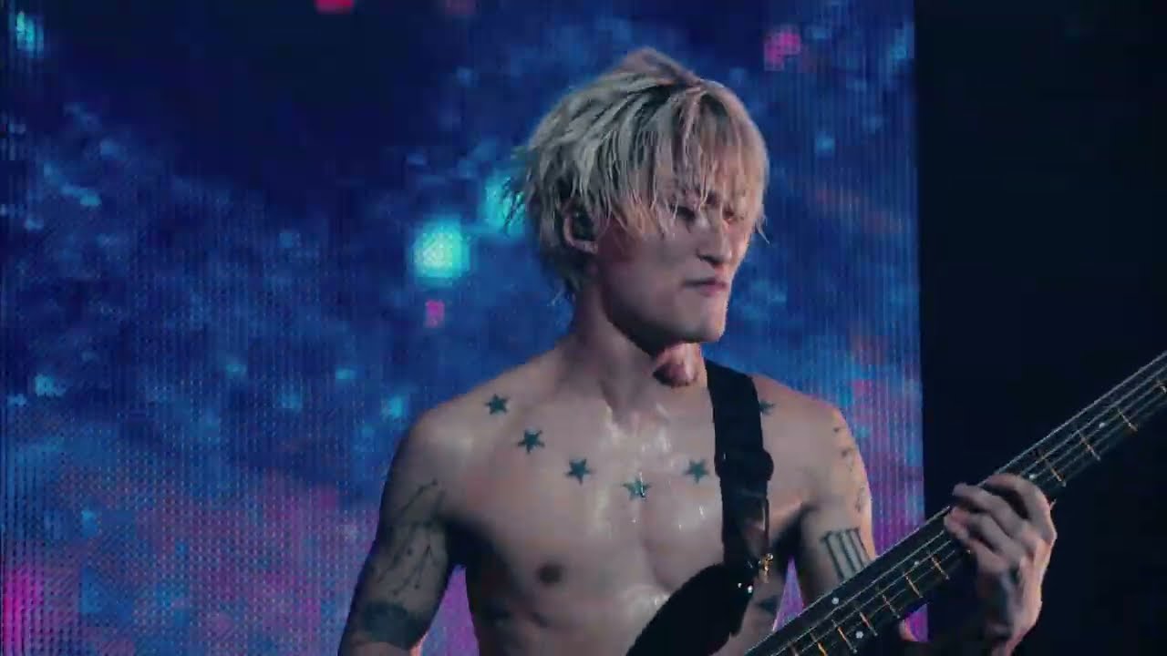 ONE OK ROCK - Cry out [Live from 2015 35xxxv JAPAN TOUR LIVE