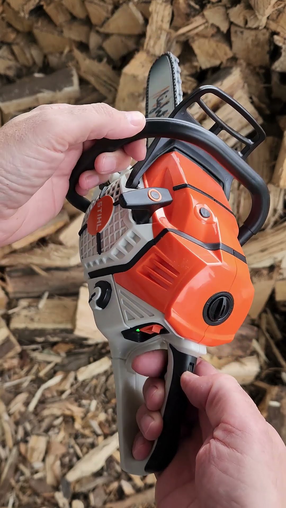 【新品】（NEWデザイン）STIHL 新型トイ チェーンソー STIHL 人気のトイチェンソー再入荷しました!!! - 石川県 STIHL