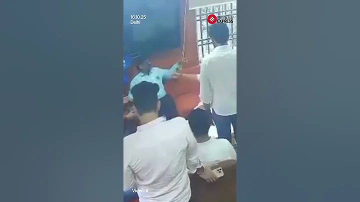 Delhi University Professor Slapped by DUSU Leader Deepika Jha, Probe Demanded thumbnail