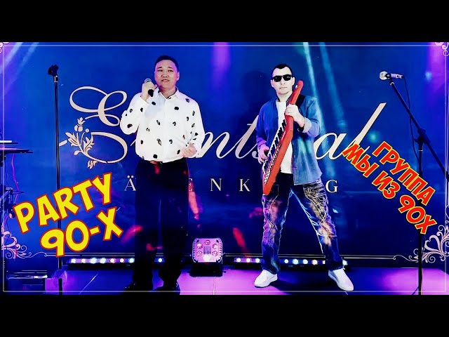 Mehmonxonada dam olayotgan keksa odamlarning shaxsiy porno videolarini tomosha qiling. Buzuq oila haqidagi porno komik dostonni tomosha qiling