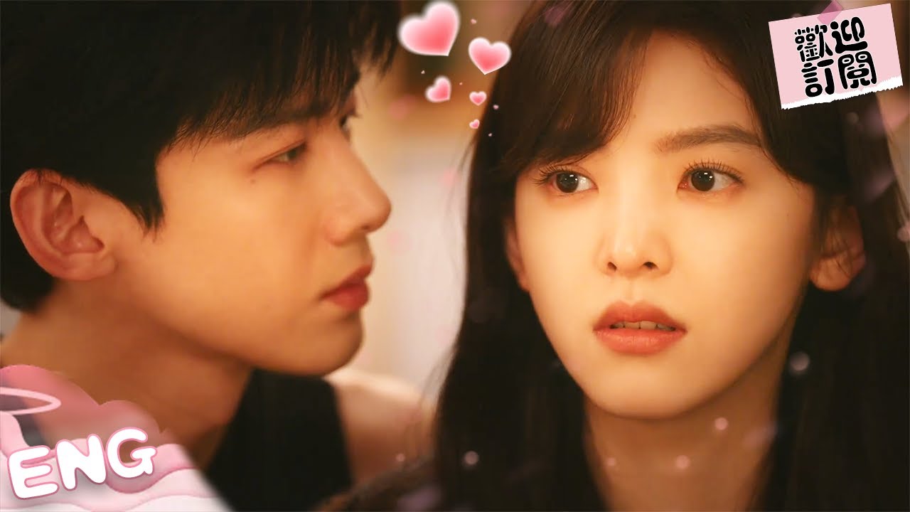 白敬亭客廳秀肌肉，章若楠一秒臉紅不敢看！誰知白敬亭卻突然吻了上來💘~#白敬亭 #章若楠  #cdrama  #难哄 #thefirstfrost #偷偷藏不住 #hiddenlove