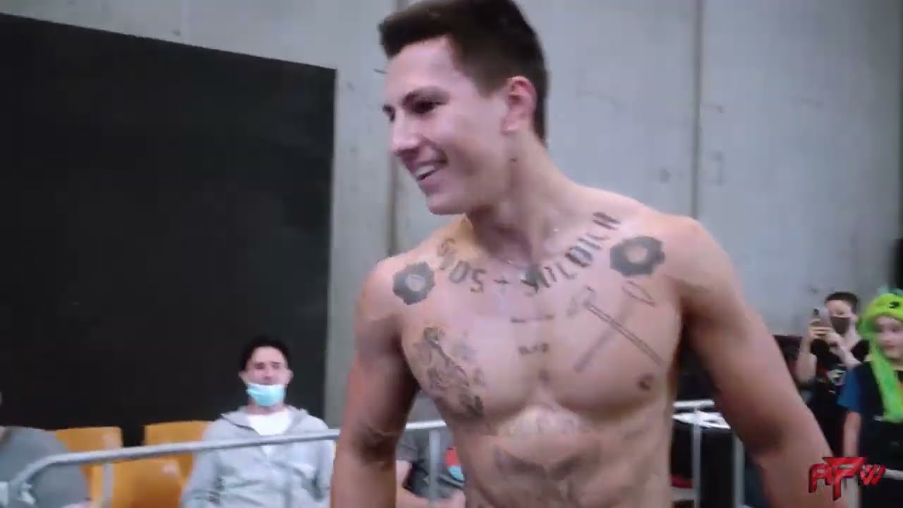 Wrestling hunk appreciation: Harrison Quinero