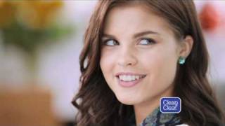 Clean & Clear® deep action in-shower facial TVC