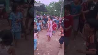 saweran/hujan duit ama permen guys seru