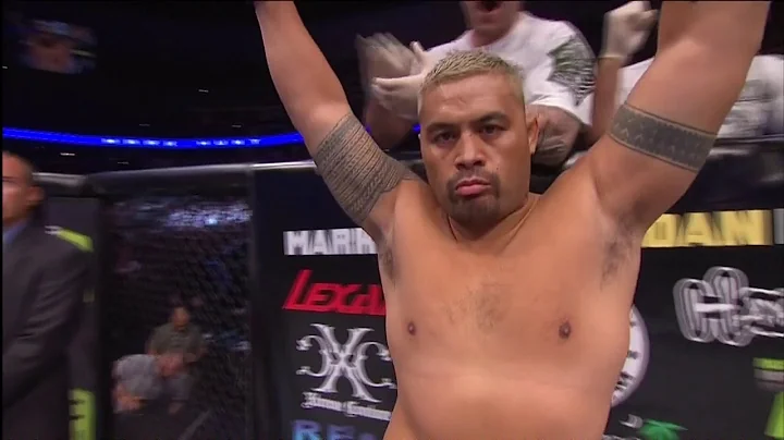 14 Mark Hunt vs Ben Rothwell UFC 135 Jones vs Ramp...