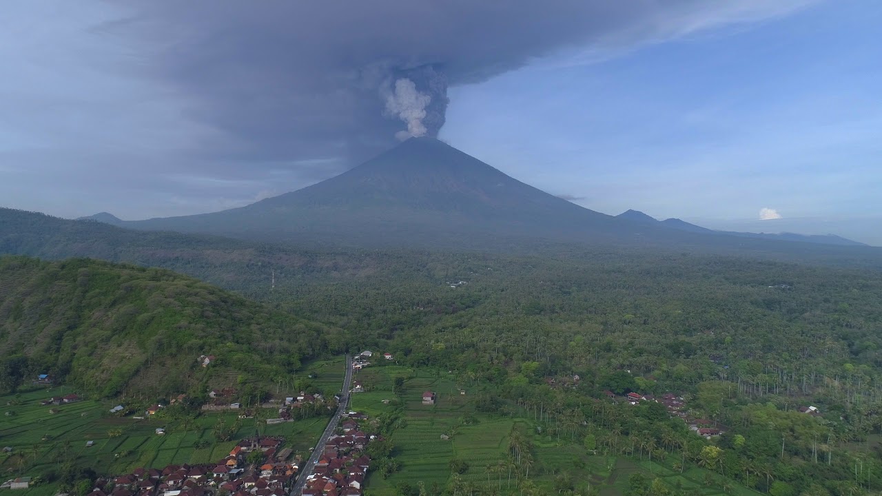  Gunung Agung  eruption drone footage 4K YouTube