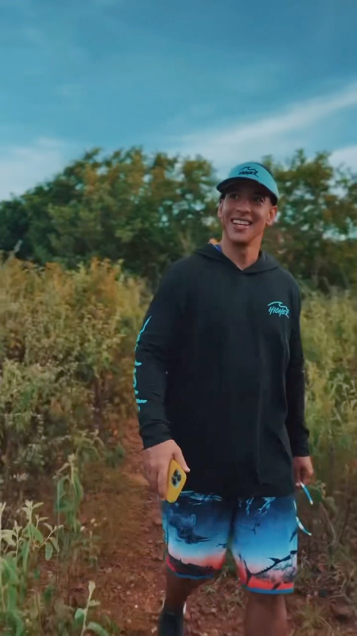 Haciendo hiking en Culebrita PR nos cayó el aguacero y nos tocó “Bailar En La Lluvia”?️?️??