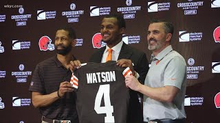 Cleveland Browns officially introduce QB Deshaun Watson