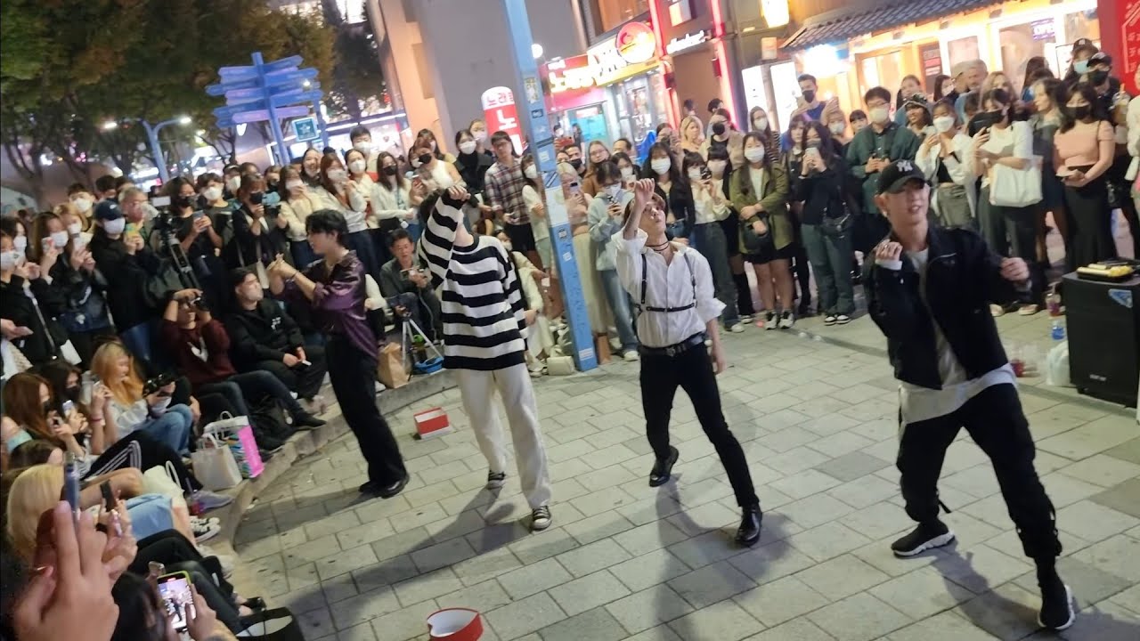 Interactive Performance Street FRIDAY. AQA. EXHILARATING INTERACTIVE PERFORMANCE. HONGDAE STREET ...