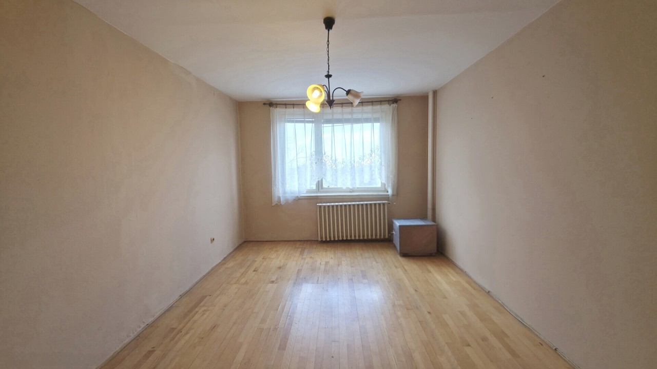 Eladó 2 szobás panorámás felújítandó lakás a Testvérvárosok útján!