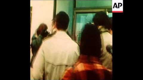 SYND 23 1 75 WATERGATE BURGLAR RETURNS TO JAIL PENDING APPEAL