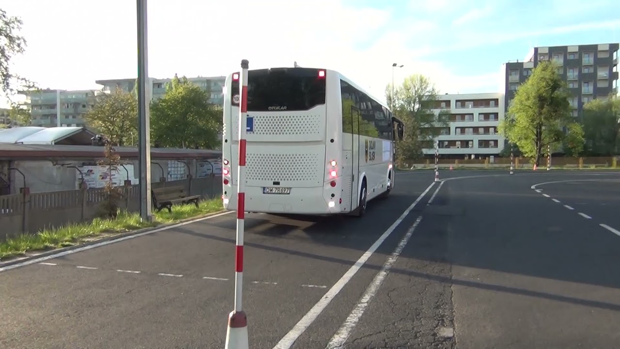 Przygotowanie do jazdy , jazda po łuku plac w WORD Wrocław  pojazd egzaminacyjny kat D  OSK Kursant