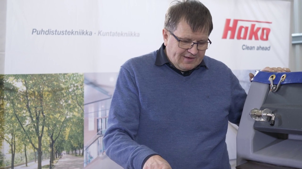 Hako Citymaster 1600 & 1650 - talvivarustus vaihdetaan imulakaisuvarusteisiin