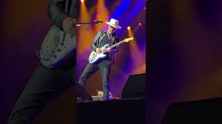 Kenny Wayne Shepberd " Ledbetter Heights" Opening Solo