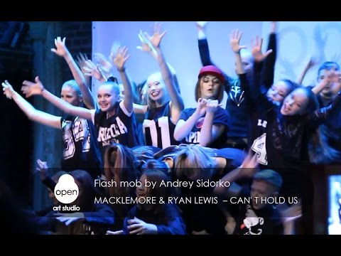 Video: Djevojčica Je Pokrenula Flash Mob I Proslavila Se