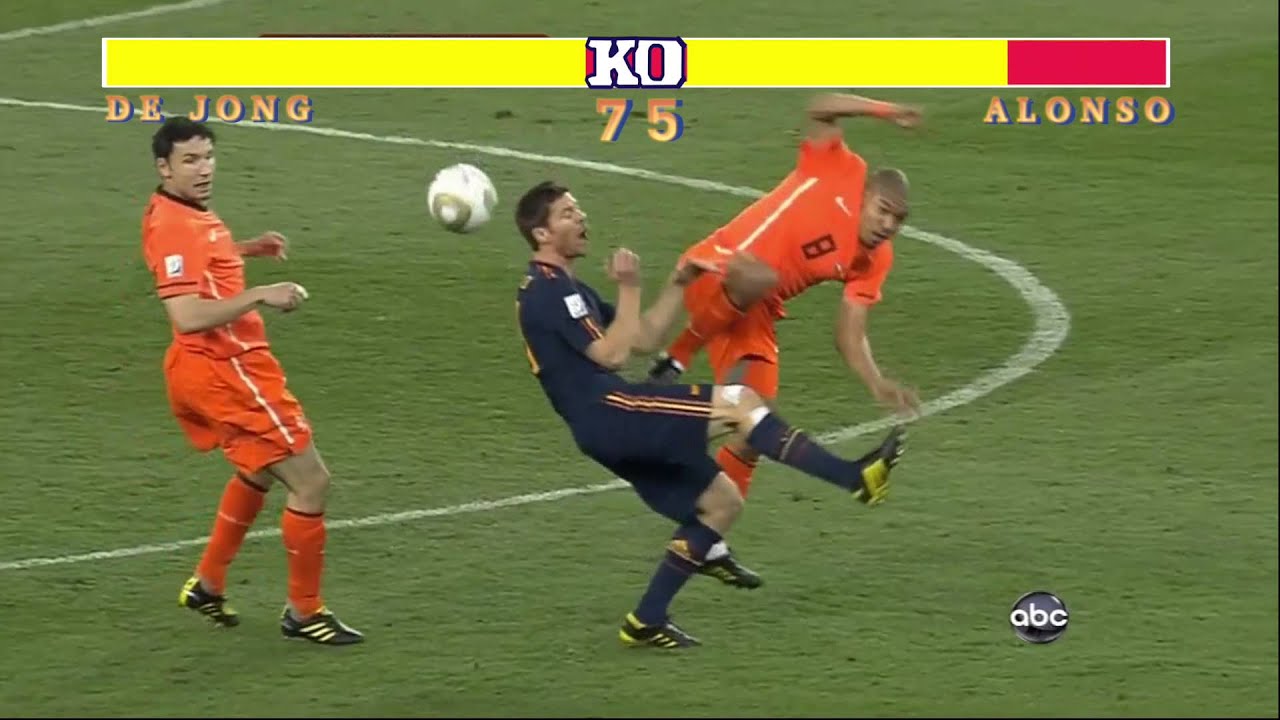 De Jong vs Xavi Alonso - Street Fighter II - HD - YouTube