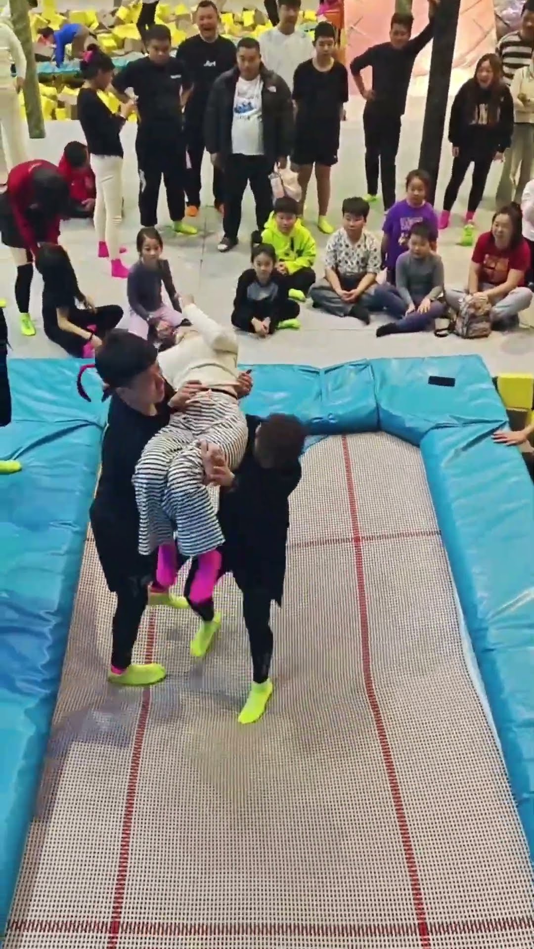 Watch This Teen Jump Around A??Fun Park Trampoline For The First Time #viralvideo #shorts