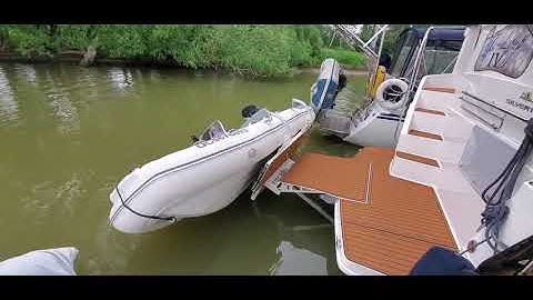 THE Dinghy Davit - with Dinghy