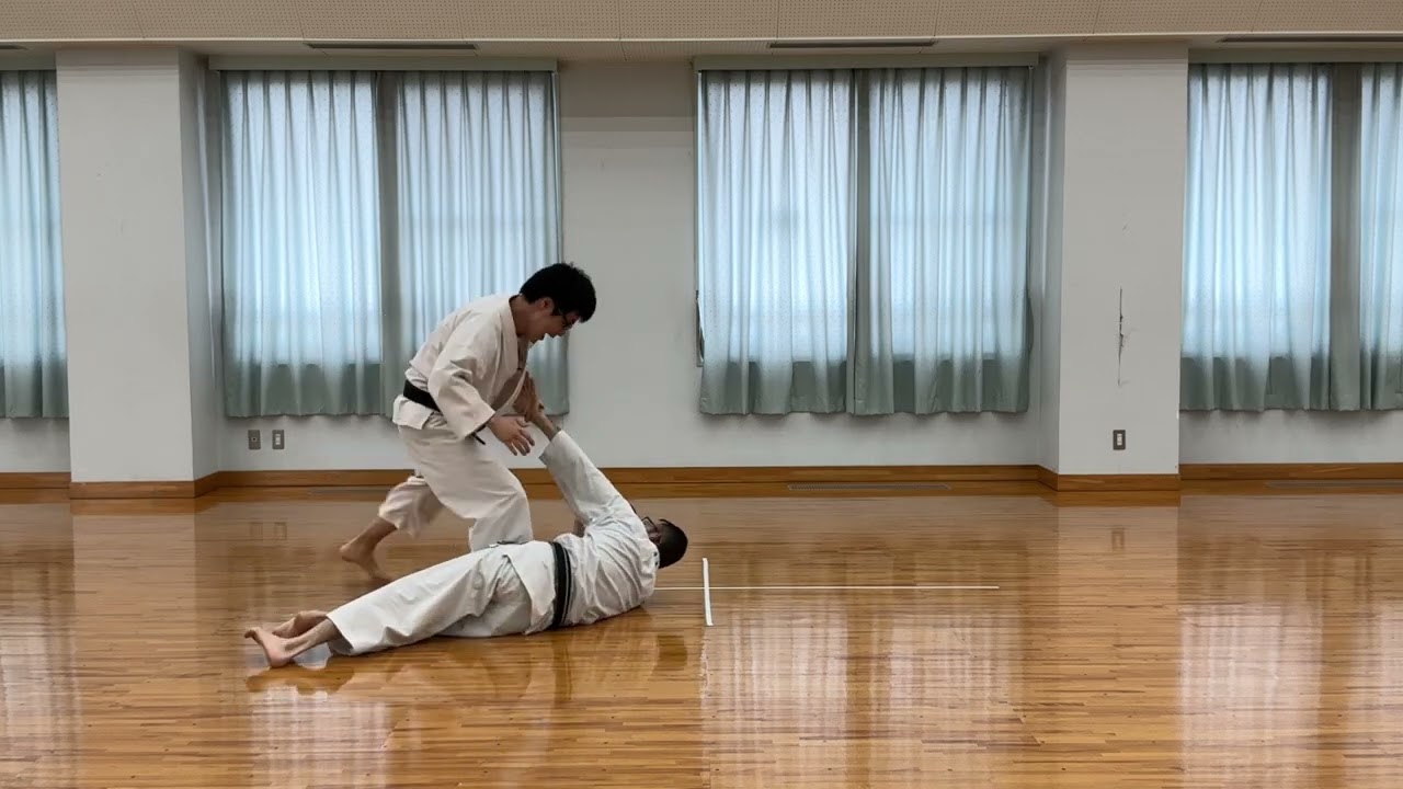 袖巻返 少林寺拳法／sode maki gaeshi Shorinjji Kempo - YouTube