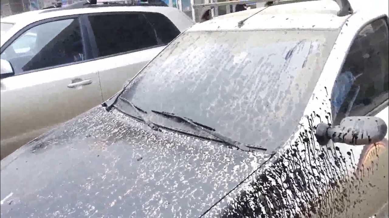 Машину облили водой с сахаром фото