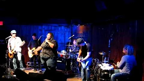 vallejo FEATURING CANDACE SANDERS "CRAWLING"